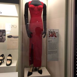 Meet your Posher, Gloria